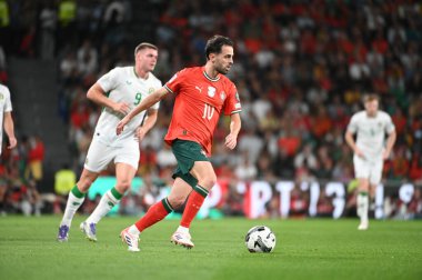 Lizbon, Portekiz. 11 Ekim 2025. Portekiz 'in Bernardo Silva orta saha oyuncusu Portekiz' de oynanan FIFA Dünya Kupası 2026 elemeleri için İrlanda ile Lizbon 'daki Estadio Jose Alvalade' de mücadele ediyor..