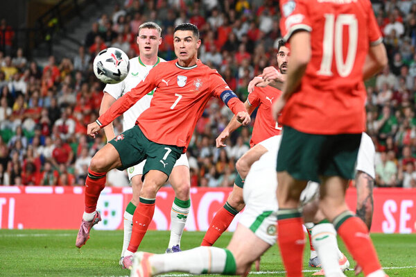 Лиссабон, Португалия. 11 октября 2025 года. Криштиану Роналду, нападающий сборной Португалии во время матча против Ирландии на отборочном турнире чемпионата мира 2026 года на стадионе Хосе Алваладе в Лиссабоне. 