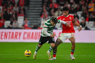 Lizbon, Portekiz. 5 Aralık 2025. Benfica 'nın SL Benfica orta saha oyuncusu Richard Rios, Benfica maçında Lizbon' daki Estadio da Luz 'da Sporting CP' ye karşı M Araujo 'nun savunucusu.. 