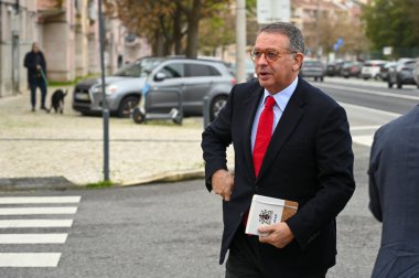 Lizbon, Portekiz. 26 Ocak 2026. Cumhurbaşkanı adayı Antonio Jose Seguro yolsuzluğu önleme ve yolsuzlukla mücadele konusunda uzmanlarla Lizbon 'daki Uluslararası Şeffaflık Örgütü' nün genel merkezinde bir araya geldi..