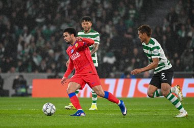 Lizbon, Portekiz. 20 Ocak 2026. Paris Saint Germain 'in orta saha oyuncusu Warren Zaire Emery, Lizbon' daki Estadio Jose Alvalade 'de UEFA Şampiyonlar Ligi için Paris Saint-Germain' e karşı mücadele ediyor..