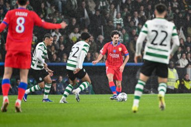 Lizbon, Portekiz. 20 Ocak 2026. Paris 'in Vitinha orta saha oyuncusu Saint Germain, Lizbon' daki Estadio Jose Alvalade 'de UEFA Şampiyonlar Ligi için Paris Saint-Germain' e karşı Sporting CP sırasında görev yapıyor..