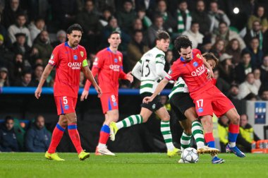 Lizbon, Portekiz. 20 Ocak 2026. Paris 'in Vitinha orta saha oyuncusu Saint Germain, Lizbon' daki Estadio Jose Alvalade 'de UEFA Şampiyonlar Ligi için Paris Saint-Germain' e karşı Sporting CP sırasında görev yapıyor..