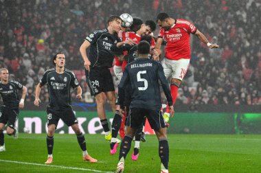 Lisbon, Portugal. 28 January 2026. Dean Huijsen defender of Real Madrid heading the ball during the Benfica against Real Madrid for the UEFA Champions League at Estadio da Luz in Lisbon. Credit: Ricardo Rocha / Alamy Live News