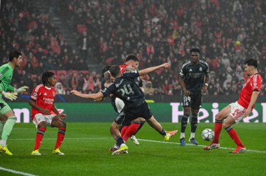 Lizbon, Portekiz. 28 Ocak 2026. Benfica, Lizbon 'da Estadio da Luz' da oynanan UEFA Şampiyonlar Ligi 'nde Real Madrid karşısında Dean Huijsen' e karşı mücadele eden SL Benfica 'nın savunucusu Nicolas Otamendi..