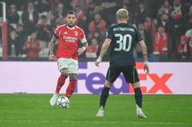Lizbon, Portekiz. 28 Ocak 2026. Benfica maçında Lizbon 'da Estadio da Luz' da oynanan UEFA Şampiyonlar Ligi karşılaşmasında SL Benfica 'nın Nicolas Otamendi defansı yapıldı..