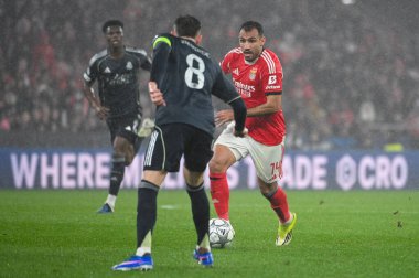 Lizbon, Portekiz. 28 Ocak 2026. SL Benfica 'dan Vangelis Pavlidis Lizbon' da Estadio da Luz 'da Real Madrid' e karşı mücadele ederken.