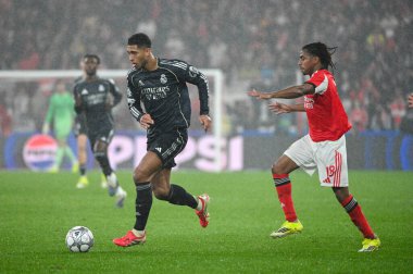 Lizbon, Portekiz. 28 Ocak 2026. Jude Bellingham Real Madrid 'in orta saha oyuncusu Benfica maçında Real Madrid' e karşı Lizbon 'da Estadio da Luz' da mücadele etti..