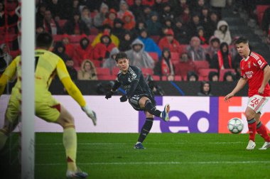 Lizbon, Portekiz. 28 Ocak 2026. Real Madrid 'in orta saha oyuncusu Arda Güler, Benfica maçında Lizbon' daki Estadio da Luz 'da Real Madrid ile karşılaştı..