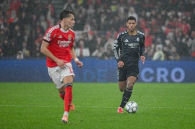 Lizbon, Portekiz. 28 Ocak 2026. Jude Bellingham Real Madrid 'in orta saha oyuncusu Benfica maçında Real Madrid' e karşı Lizbon 'da Estadio da Luz' da mücadele etti..