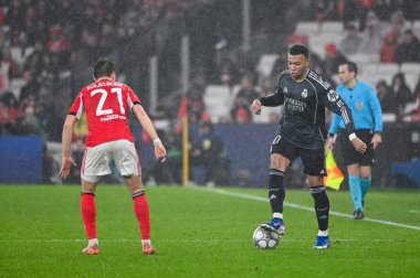 Lizbon, Portekiz. 28 Ocak 2026. Real Madrid 'in Kylian Mbappe forveti Benfica maçında Real Madrid' e karşı Lizbon 'da Estadio da Luz' da mücadele etti..