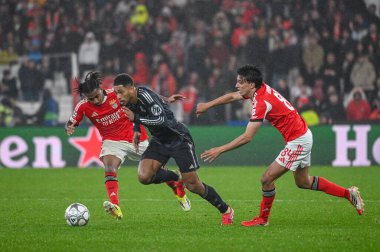 Lizbon, Portekiz. 28 Ocak 2026. Benfica 'da SL Benfica' nın orta saha oyuncusu Enzo Barrenechea, Lizbon 'da Estadio da Luz' da Real Madrid 'e karşı mücadele ediyor..