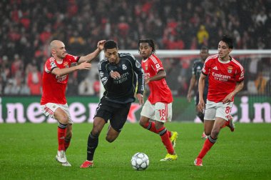 Lizbon, Portekiz. 28 Ocak 2026. Jude Bellingham Real Madrid 'in orta saha oyuncusu Benfica maçında Real Madrid' e karşı Lizbon 'da Estadio da Luz' da mücadele etti..