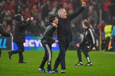 Lizbon, Portekiz. 28 Ocak 2026. SL Benfica teknik direktörü Jose Mourinho, Benfica 'dan Real Madrid' e karşı Lizbon 'da Estadio da Luz' da oynanan UEFA Şampiyonlar Ligi maçında attığı dördüncü golü kutluyor..