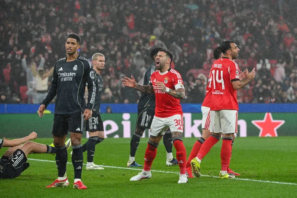 Lizbon, Portekiz. 28 Ocak 2026. Benfica maçında Lizbon 'da Estadio da Luz' da oynanan UEFA Şampiyonlar Ligi maçında Real Madrid karşısında gol atamadıktan sonra SL Benfica 'nın savunucusu Nicolas Otamendi.