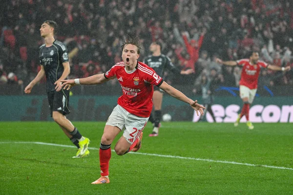 Lizbon, Portekiz. 28 Ocak 2026. SL Benfica 'dan Andreas Schjelderup, Lizbon' da Estadio da Luz 'da oynanan UEFA Şampiyonlar Ligi' nde Real Madrid 'e karşı Benfica maçında gol attı..