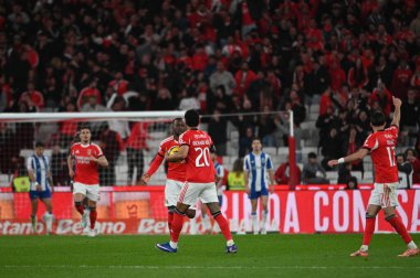 Lizbon, Portekiz. 08 Mart 2026: SL Benfica oyuncuları Benfica maçında Lizbon 'daki Estadio da Luz' da Liga Portekiz Betclic maçında Porto karşısında golü kutladı.
