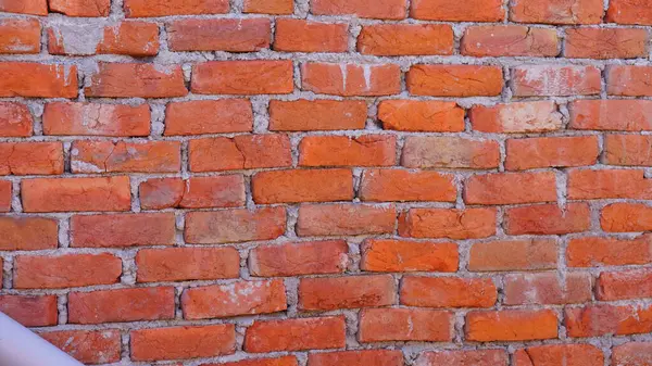 Kırmızı kül duvar tasarımı. 