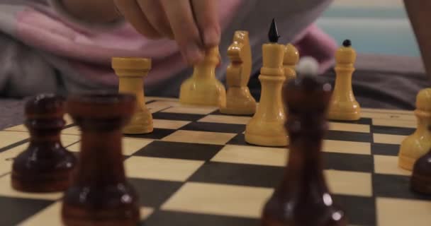 Σκάκι σε σκακιέρα — Αρχείο Βίντεο