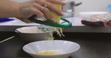 Peynir rendesi pişirme