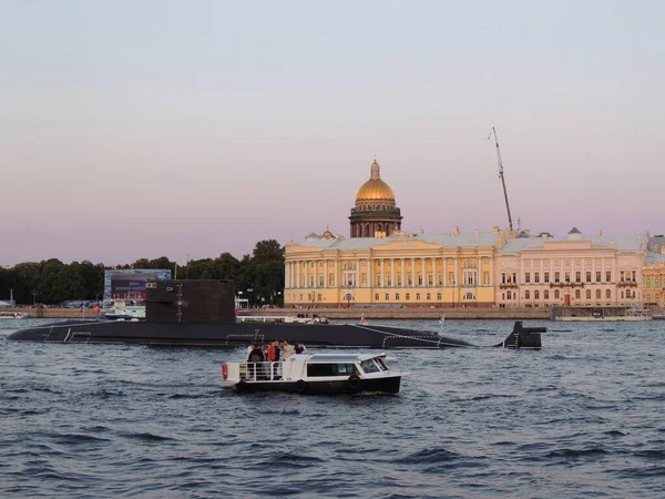 Sottomarino Nero Una Barca Motore Sul Fiume Neva San Pietroburgo — Foto Stock