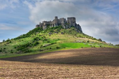 Slovakya SPI Kalesi'nin görünümü
