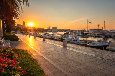 Split eski kenti ve Diocletians sarayının gün doğumundaki manzarası, güzel şehir manzarası, dış seyahat geçmişi, Dalmaçya, Hırvatistan. Avrupa 'nın ünlü turizm beldesi
