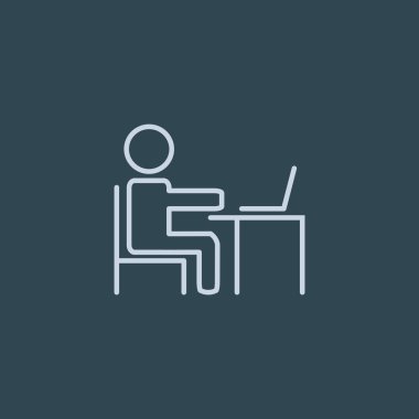 Adam masada dizüstü bilgisayar kutsal kişilerin resmi ile