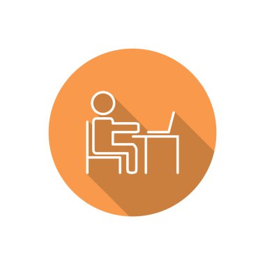 Adam masada dizüstü bilgisayar kutsal kişilerin resmi ile