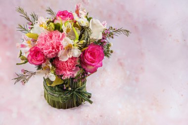 taze ve parlak çiçekler buket