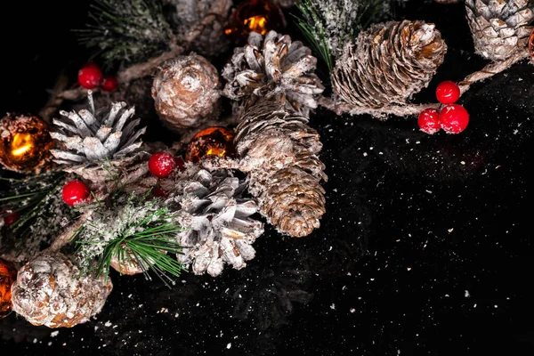 Árbol Navidad Con Juguetes Nieve Para Una Gran Postal — Foto de Stock