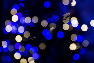 Gece vakti Noel ışıkları yanar