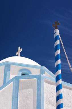 Rum Kilisesi öğeleri ve mavi gökyüzü