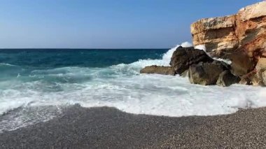 Girit Spilie sahilindeki fırtınalı deniz, Girit Adası, Rethymno