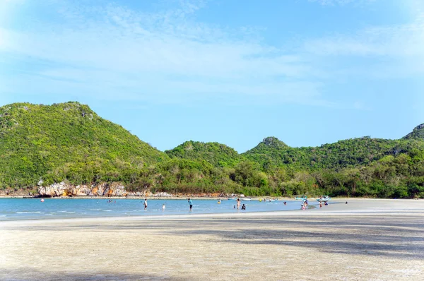 The beach of Prachuap Khiri Khan, Ao Manao Bay, Unseen Thailand — Stock Photo, Image