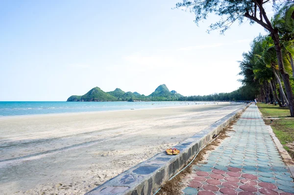 The beach of Prachuap Khiri Khan, Ao Manao Bay, Unseen Thailand — Stock Photo, Image