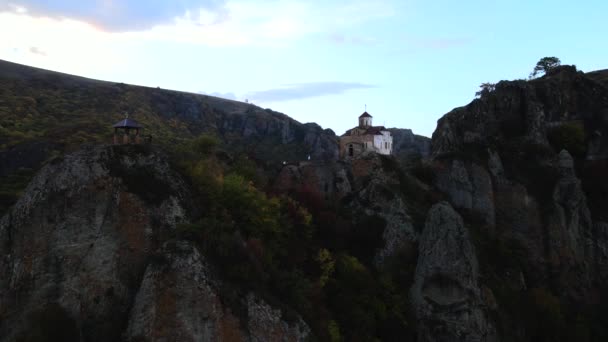 Templo Shoanin Activo Cristiano Siglo Karachay Cherkessia Teberda Rusia Montaña — Vídeo de stock