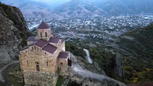 Χριστιανική Ενεργό Ναό Shoanin Αιώνας Karachay Cherkessia Teberda Ρωσία Βουνό — Αρχείο Βίντεο