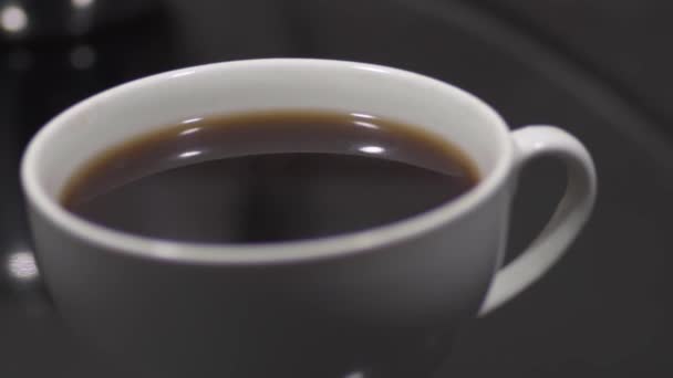 Bir Kupa Taze Demlenmiş Kahve Bulanık Yakın Plan Makro Bokeh — Stok video