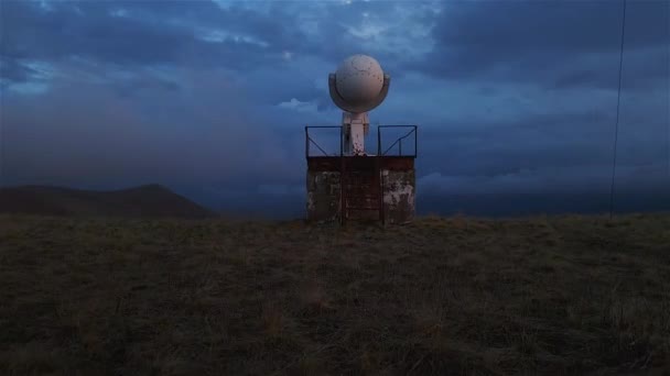 Tir Partir Drone Crépuscule Dans Une Zone Montagneuse Sur Fond — Video