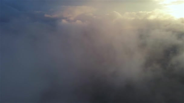 Drone Dessus Des Nuages Énormes Nuages Pelucheux Coucher Soleil Dans — Video