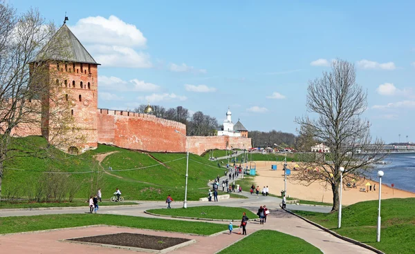 A view of one of the most famous attractions of Russia - Novgorod Kremlin. It's included in the List of World Heritage Sites of UNESCO — Stock Photo, Image