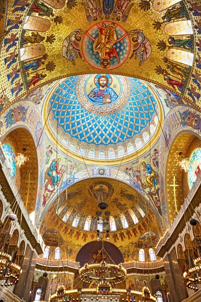 Jesuschrist und Apostel im Inneren der orthodoxen Marienkathedrale des Heiligen Nikolaus Stockfoto