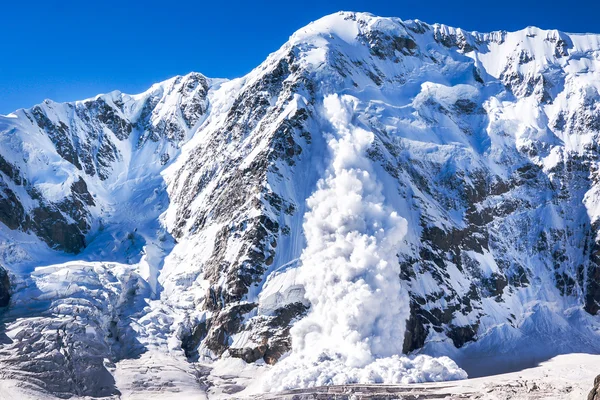 Power of nature. Avalanche in the Caucasus — Stock Photo, Image