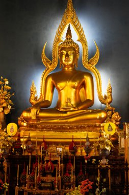 Tay Tapınak, Bangkok altın Buddha heykeli