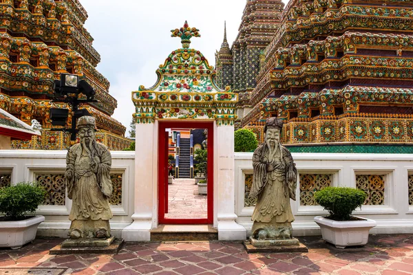 Kamienne rzeźby w Tajlandii świątyni, Bangkok — Zdjęcie stockowe