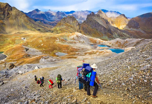 Descent from the pass — Stock Photo, Image