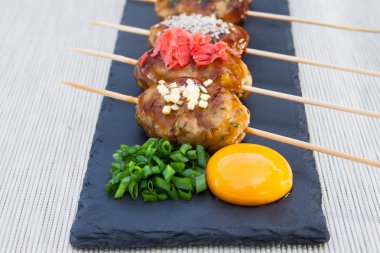 Tsukune Japonca köfte tavuk