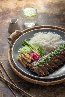 Domuz pirzolası, Asya mutfağı, köy usulü.