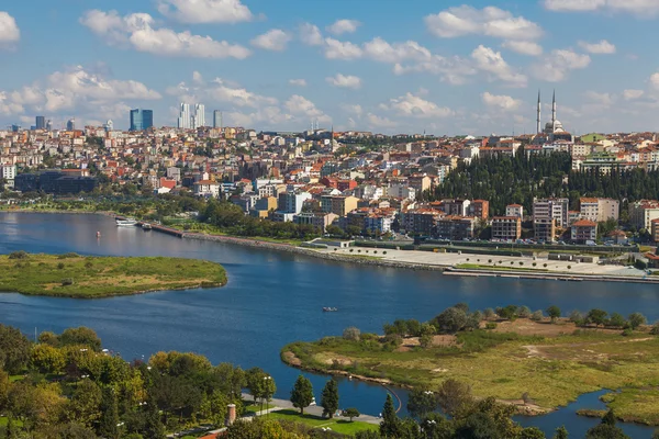 Bela vista de Istambul e do Corno de Ouro — Fotografia de Stock